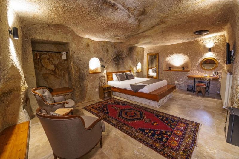 Canyon Cave Hotel